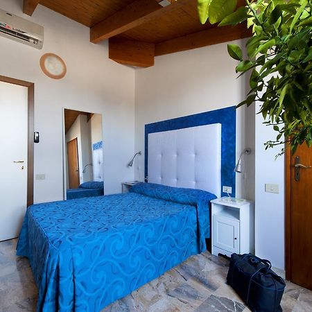 Hotel Caselle سان لاتْسارو دي سافين المظهر الخارجي الصورة